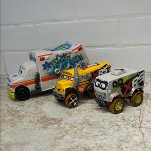 Disney Cars Thunder hollow bundle